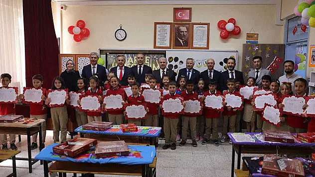 Selçuklu'da öğrenciler karne heyecanı yaşadı