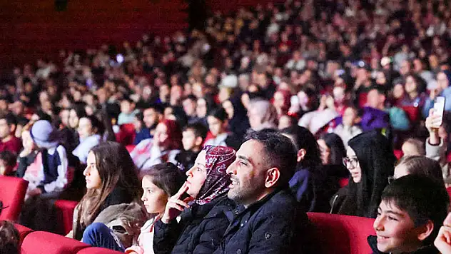 Selçuklu'da 'Paldır Güldür Şov 8' seyirciyle buluştu