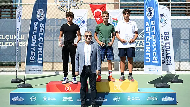 Selçuklu'da tenis heyecanı yaşandı