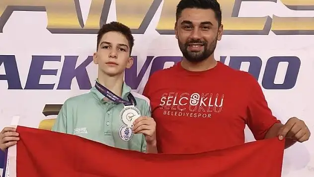Selçuklulu Çokgezer'den gümüş madalya