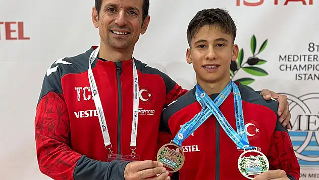 Selçuklulu Kağan Soylu'dan bronz madalya