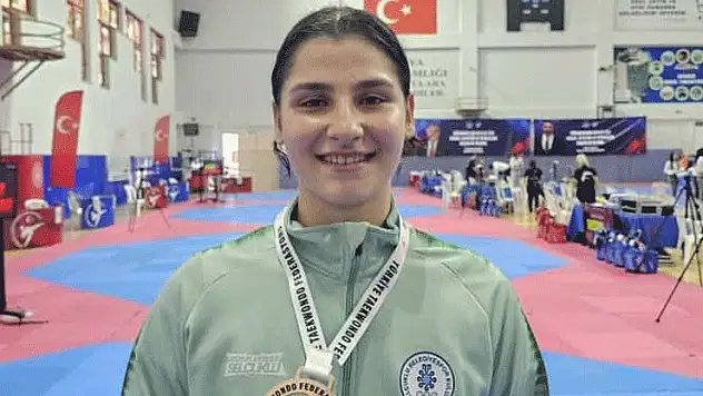 Selçuklulu Şahin'den bronz madalya
