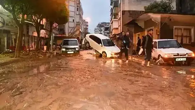 Selden etkilenen Antalya'ya 92 milyon lira acil destek ödemesi
