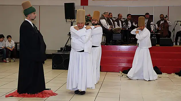 Sema gösterisi İtalya'yı mest etti