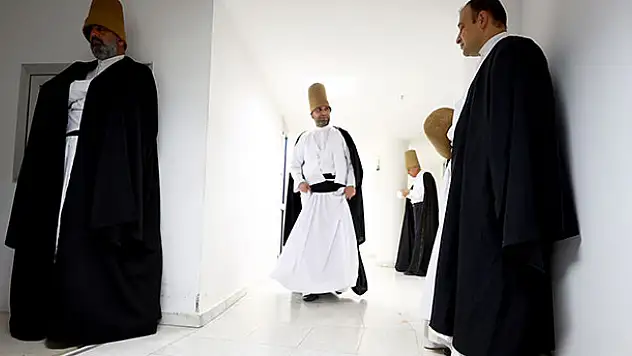 Semazenler, Mevlana'nın 'gel' çağrısını yüzyıllardır yaşatıyor
