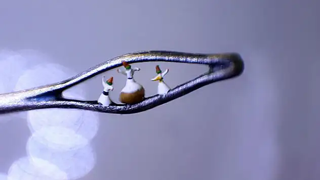 Semazenleri iğne deliğine sığdırdı