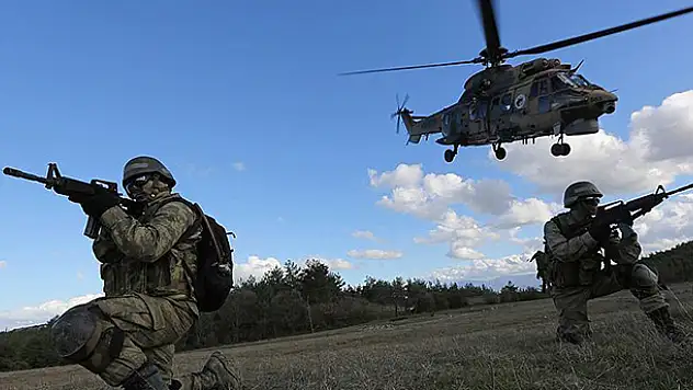 Şemdinli'de 10 PKK'lı öldürüldü
