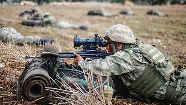 Şemdinli'de 15 terörist etkisiz hale getirildi