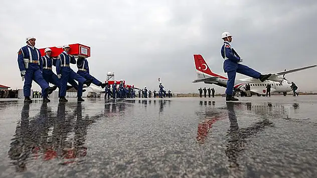 Şemdinli şehitleri memleketlerine uğurlandı
