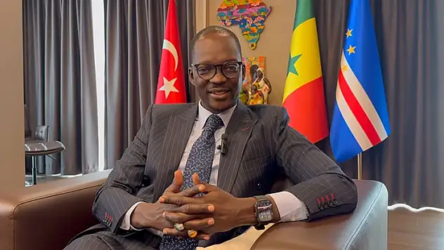 Senegal'in Ankara Büyükelçisi Diop, Konya'da bir hastanede incelemelerde bulundu