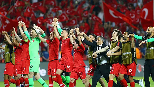 Şenol Güneş: Evde kalalım