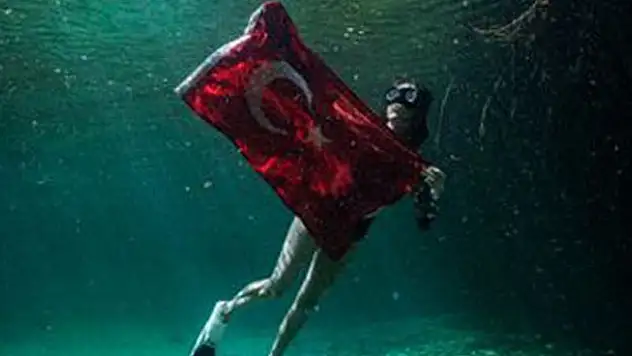 Serbest dalışçı Fatma Uruk'tan dünya rekoru