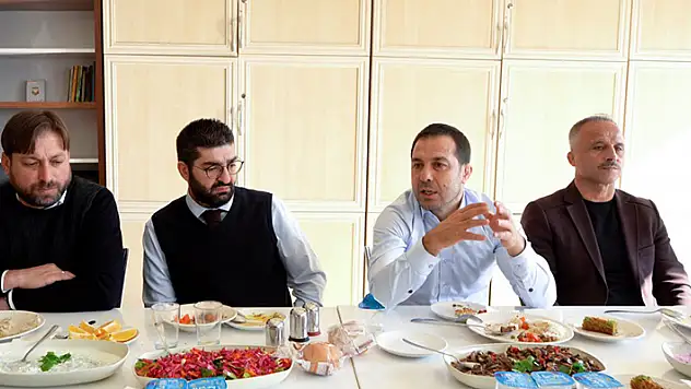 Şeref Eroğlu'ndan Büyükşehir'e ziyaret