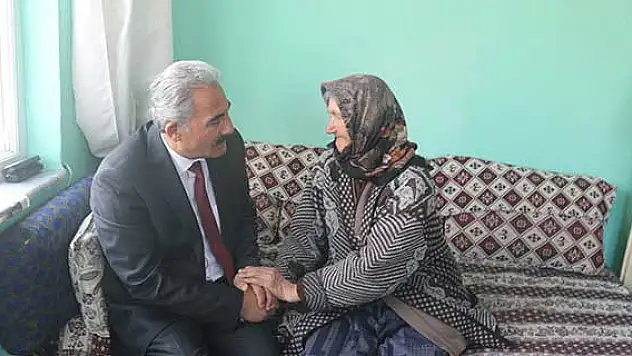 Şereflikoçhisar Belediye Başkanı Polat, yaşlıları ziyaret etti