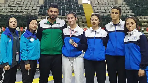 Serra Yağmur Can ikincilik elde etti