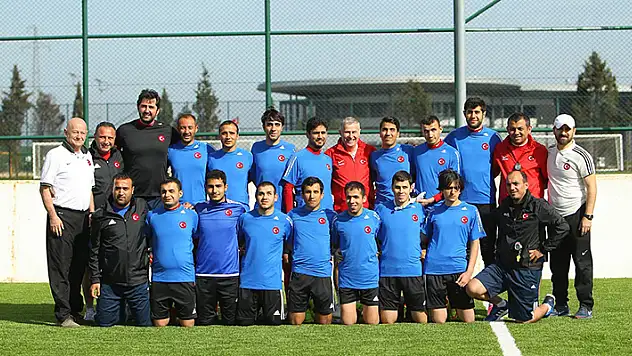 Sesi Görenler'in rakipleri netleşti
