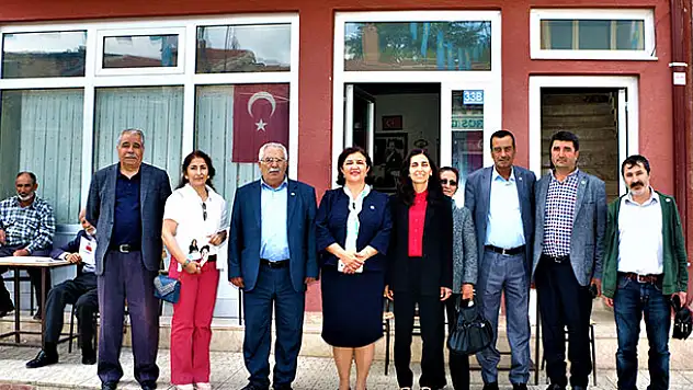 Sevil Sargın Kadınhanı esnafını ziyaret etti