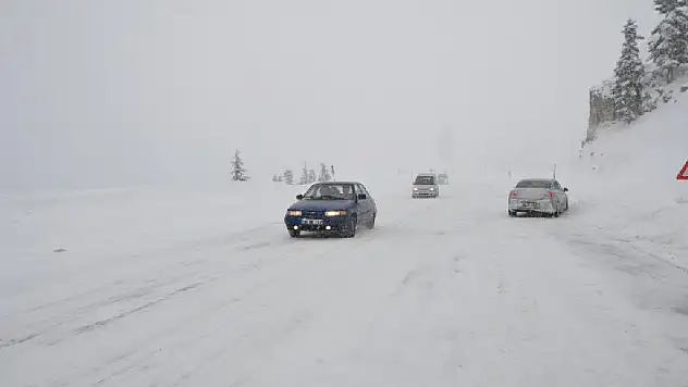 Seydişehir-Antalya kara yolu küçük araçların geçişine açıldı
