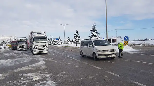 Seydişehir Antalya yolu çekici türü araçlara kapatıldı