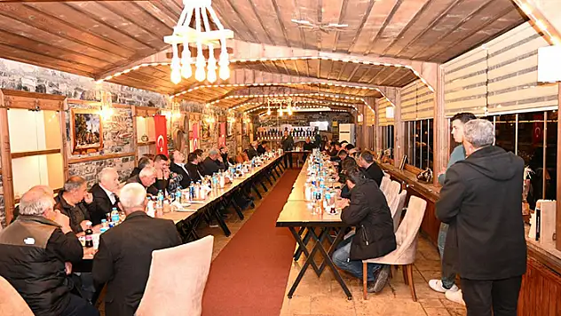 Seydişehir Belediye Başkanı Mehmet Tutal, muhtarlarla bir araya geldi
