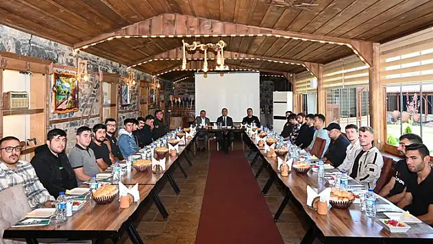 Seydişehir Belediye Başkanı Tutal, asker adaylarını ağırladı

