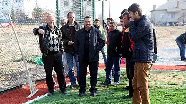 Seydişehir Belediye Başkanı Yapılan Çim Sahaları Yerinde İnceledi