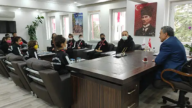 Seydişehir Belediyesi Spor Kulübü sporcuları Başkan Tutal'ı ziyaret etti
