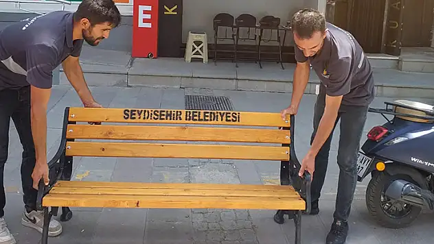 Seydişehir Belediyesi ürettiği bank ve mobilyalarla belediye bütçesine katkı sağlıyor