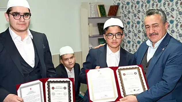 Seydişehir'de 10 öğrenciye hafızlık belgeleri verildi
