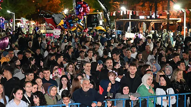 Seydişehir'de 19 Mayıs coşkusu meydanlara taştı