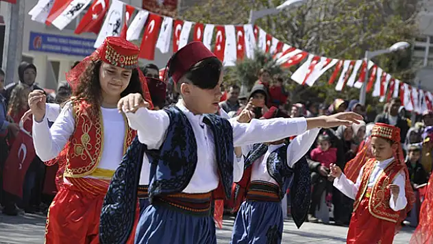 Seydişehir' de 23 Nisan törenle kutlandı