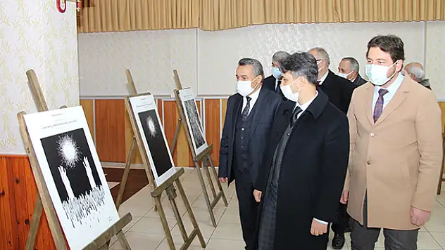 Seydişehir'de '41 mısra 41 çizgi' sergisi açıldı