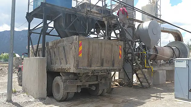 Seydişehir'de asfalt üretimi saatlik 50 tona çıkarıldı