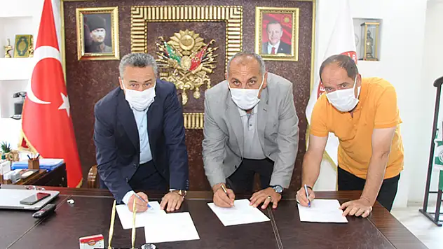 Seydişehir'de belediye ile muhtarlar derneği arasında yardım protokolü imzalandı
