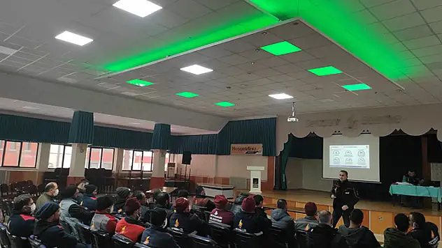 Seydişehir'de belediye personeline afet farkındalık eğitimi verildi
