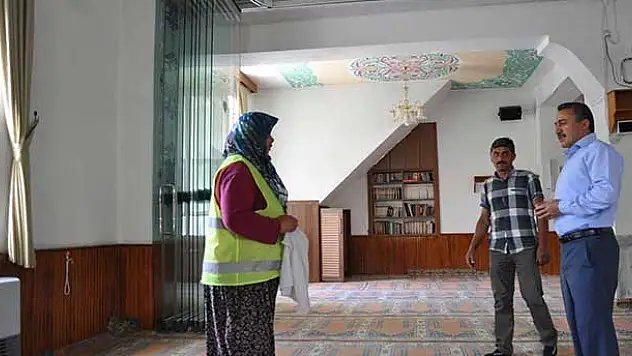 Seydişehir'de Camiler Bayrama Hazırlanıyor