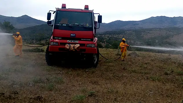 Seydişehir'de çekirgeyle mücadele çalışması
