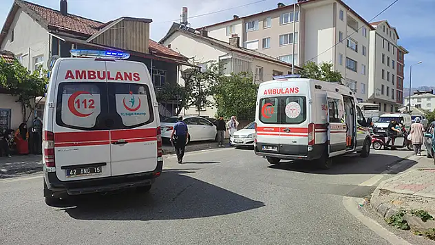 Seydişehir'de devrilen elektrikli bisikletteki 2 kişi yaralandı
