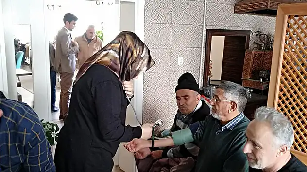 Seydişehir'de emeklilere sağlık taraması yapıldı
