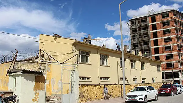 Seydişehir'de eski cezaevi yıkıldı