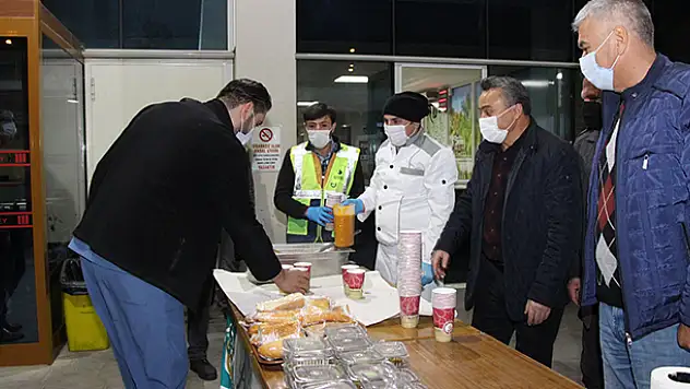 Seydişehir'de güvenlik güçleri ve sağlık çalışanlarına sıcak çorba ikramı