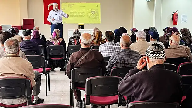 Seydişehir'de hacı adaylarına eğitim verildi
