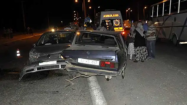 Seydişehir'de İki Otomobil Çarpıştı: 1 yaralı