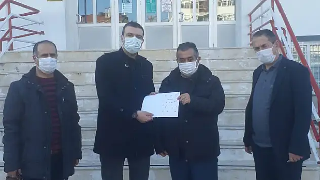 Seydişehir'de ilkokul öğrencilerinden sağlık çalışanlarına yeni yıl teşekkürü