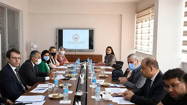 Seydişehir'de kadına yönelik şiddeti önleme toplantısı düzenlendi
