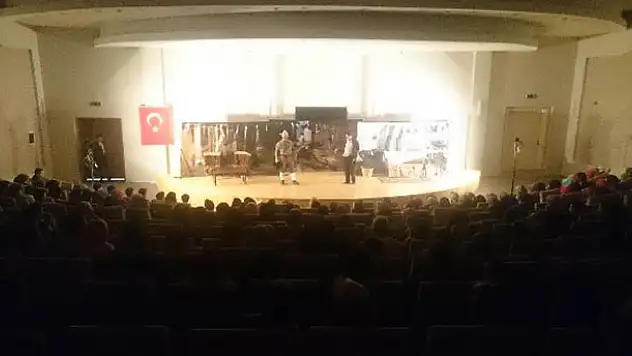 Seydişehir'de Koca Seyit Tiyatro Oyunu Sahnelendi