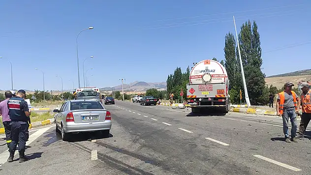 Seydişehir'de LPG tankeri ile otomobil çarpıştı: 2 yaralı
