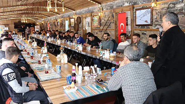 Seydişehir'de mart ayında asker olacak gençler yemekte buluştu
