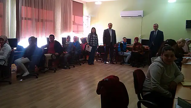 Seydişehir'de meslek edinme kursları devam ediyor