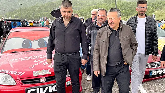 Seydişehir'de modifiye ve klasik araçlar festivali düzenlendi
